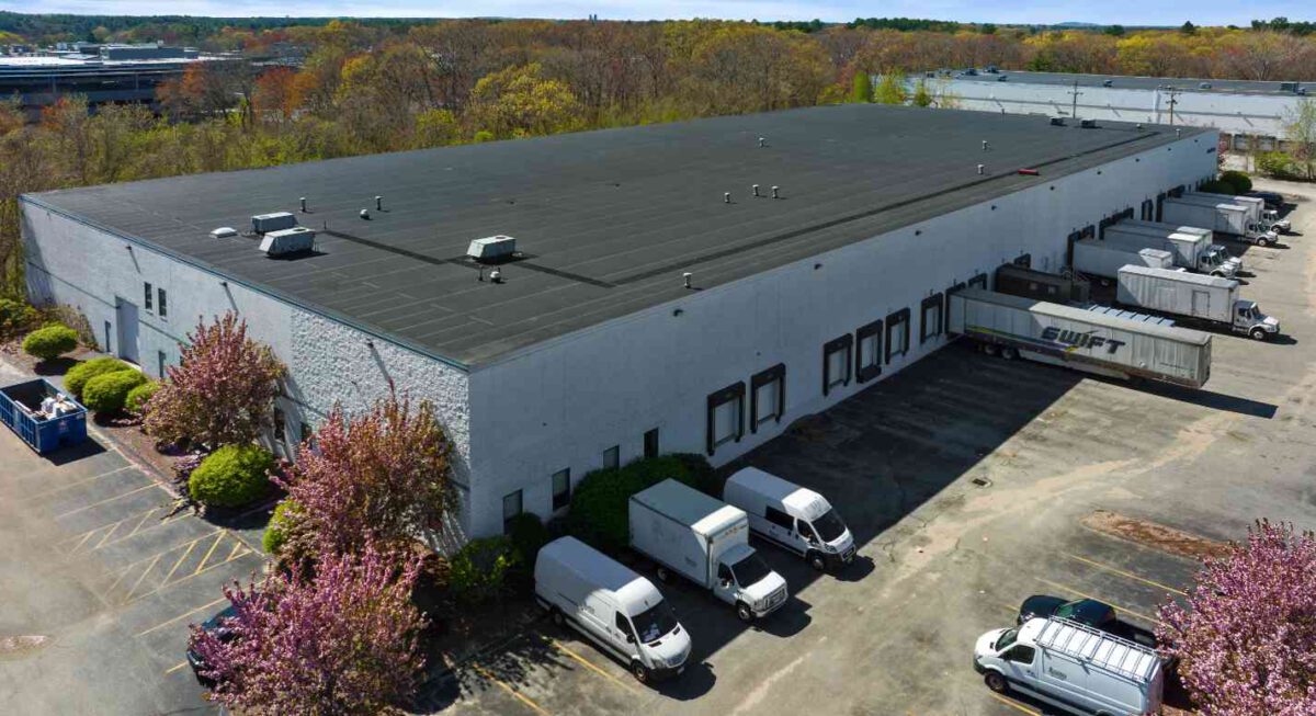 <h3>42 Rear Industrial Way</h3> <h5>Wilmington, MA | 72,500 Sq. Ft.</h5>